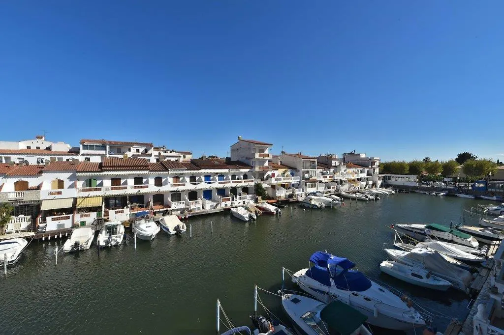 D-Lux Studio Apartamento Ampuriabrava España